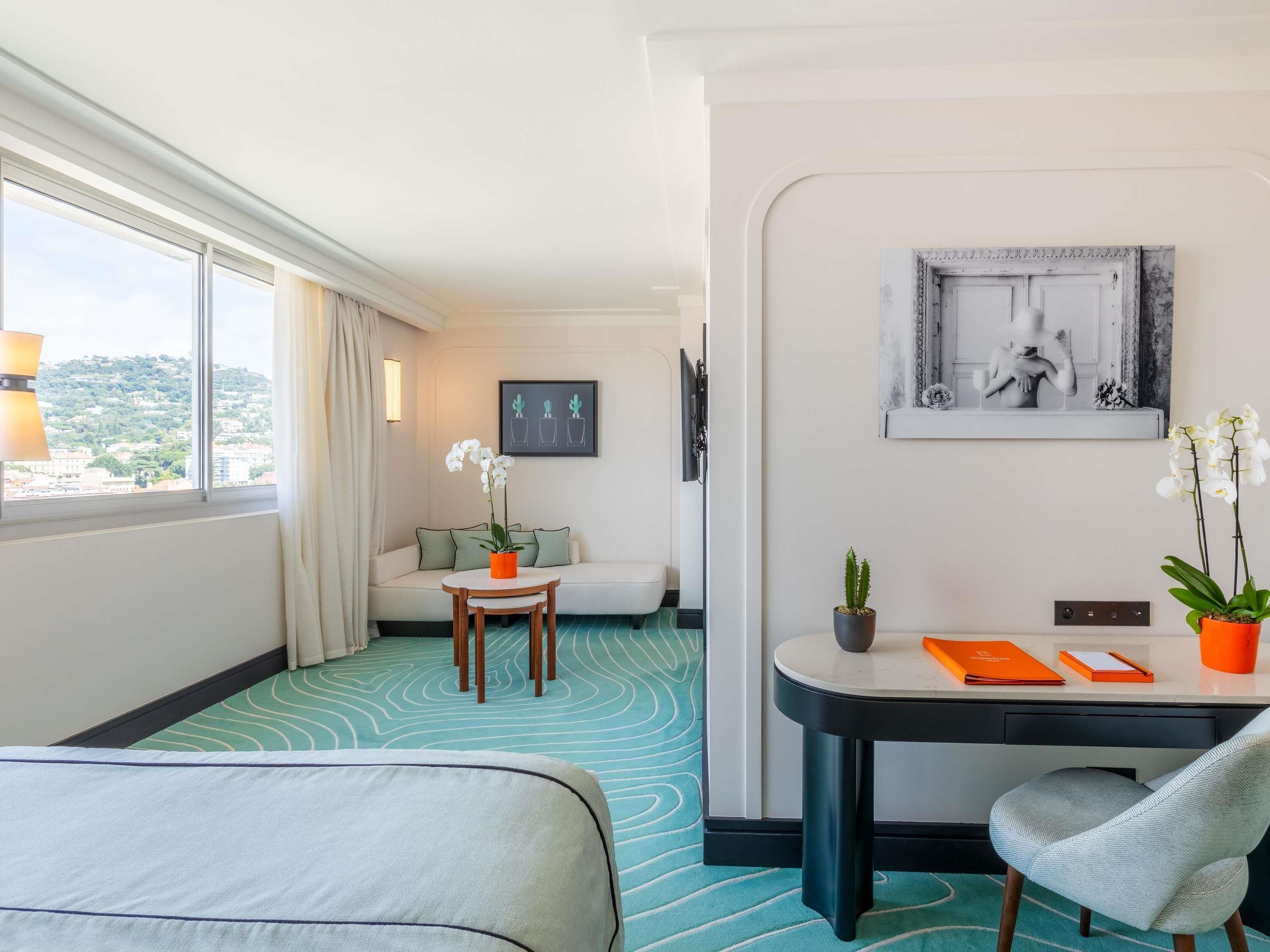 Deluxe Room, 1 Queen Bed, City View | Premium bedding, minibar, in-room safe, desk