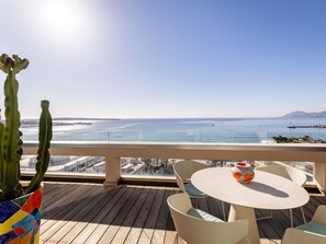 Signature Suite, 1 King Bed with Sofa bed, Terrace, Sea View | Balcony view - Mondrian Cannes (Cannes)