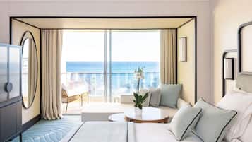 Sengetøy av topp kvalitet, minibar, safe på rommet og skrivebord