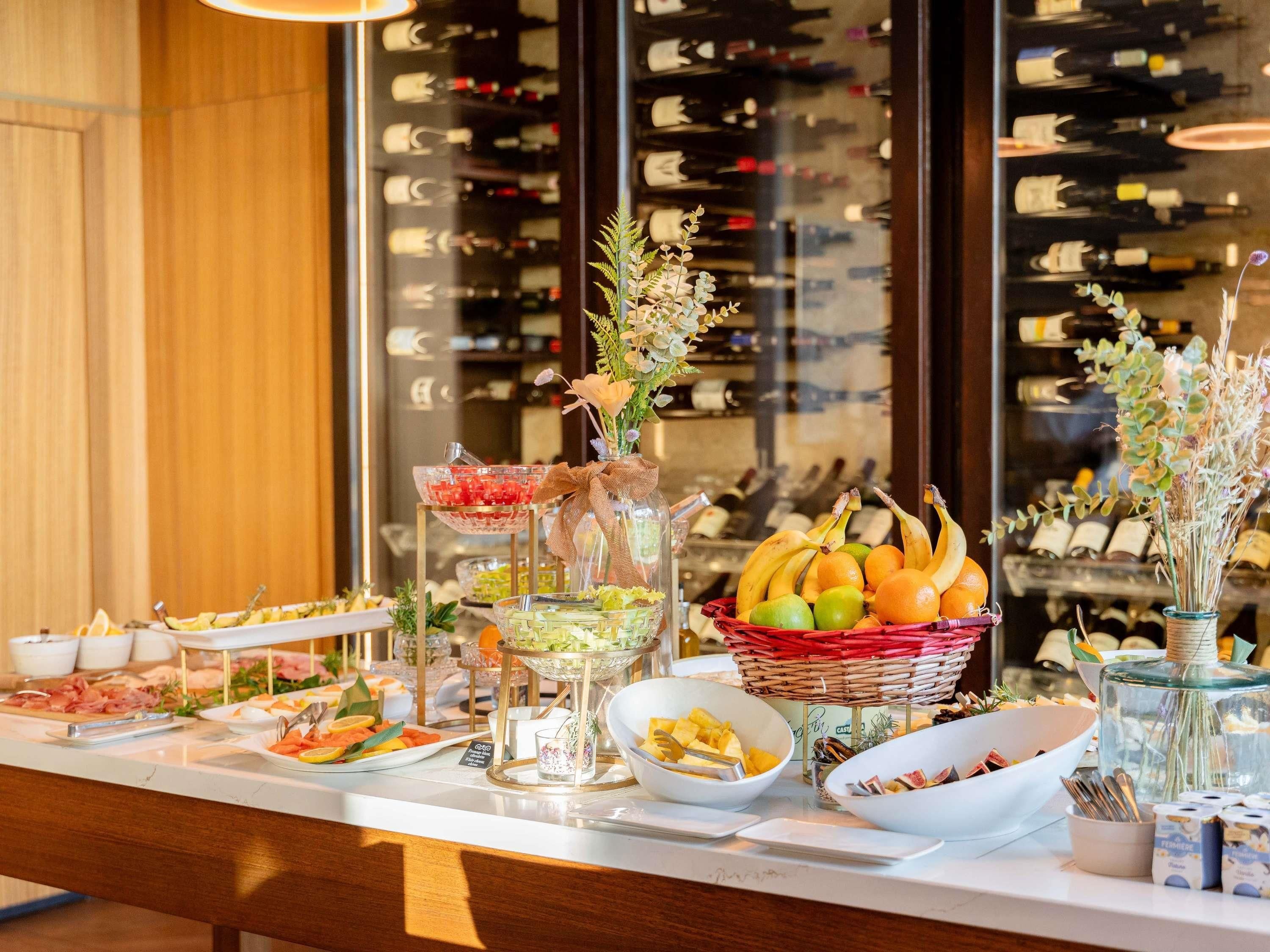 Daily buffet breakfast for a fee