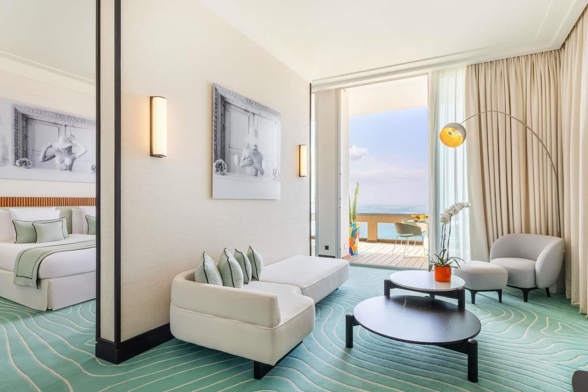 Suite Prestigio, 1 cama King size y sofá cama, Terraza, vista al mar | Ropa de cama de alta calidad y minibar