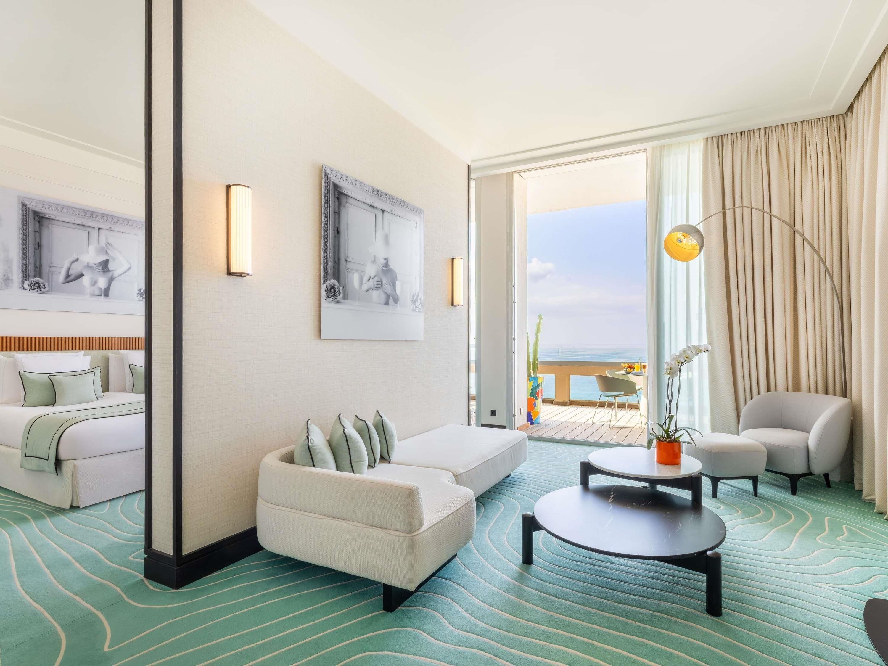 Signature Suite, 1 King Bed with Sofa bed, Terrace, Sea View | Premium bedding, minibar, in-room safe, desk
