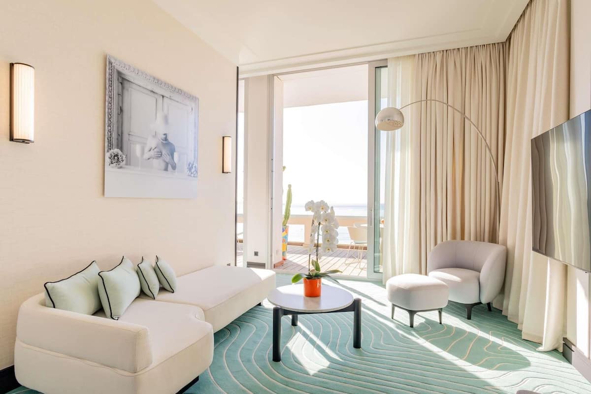 Signature-Suite, 1Â King-Bett und Schlafsofa, Terrasse, Meerblick