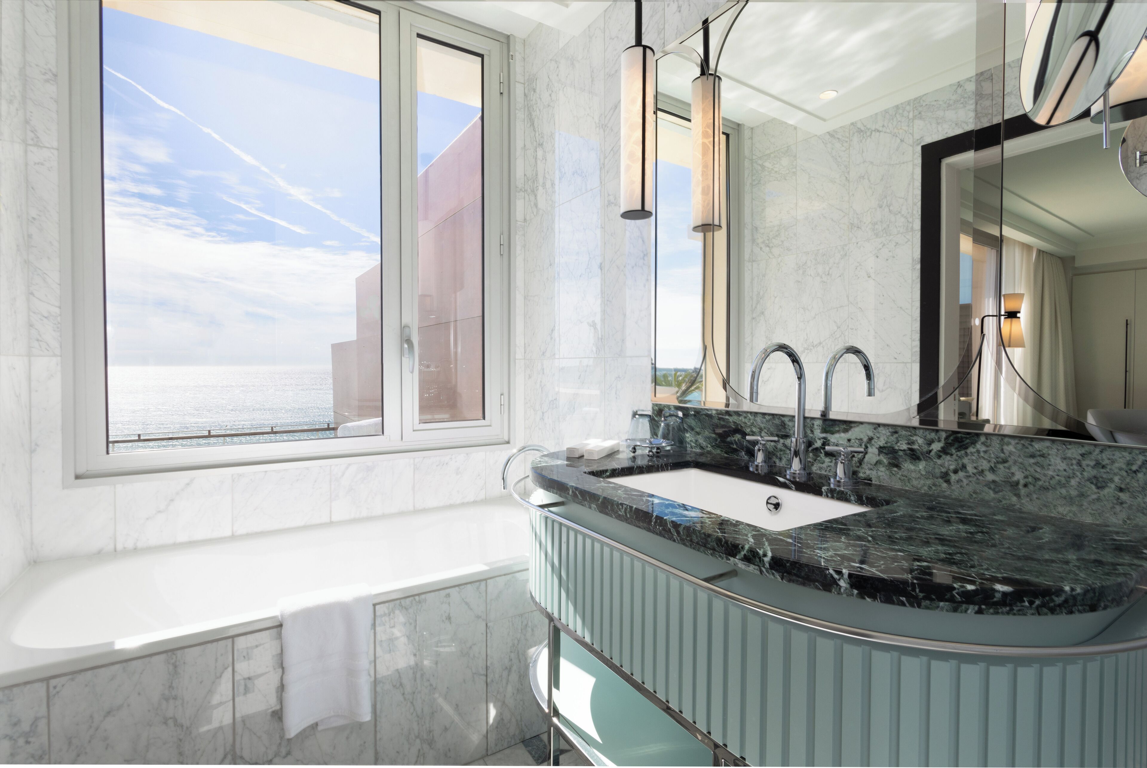 panoramic room, 1 double bed, terrace, sea view | bathroom | deep-soaking bathtub, designer toiletries, hair dryer, bathrobes