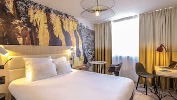 Classic Room, 1 Double Bed | Premium bedding, minibar, in-room safe, desk