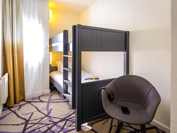 Premium bedding, minibar, in-room safe, desk - Mercure Cavaillon Hotel (Cavaillon)
