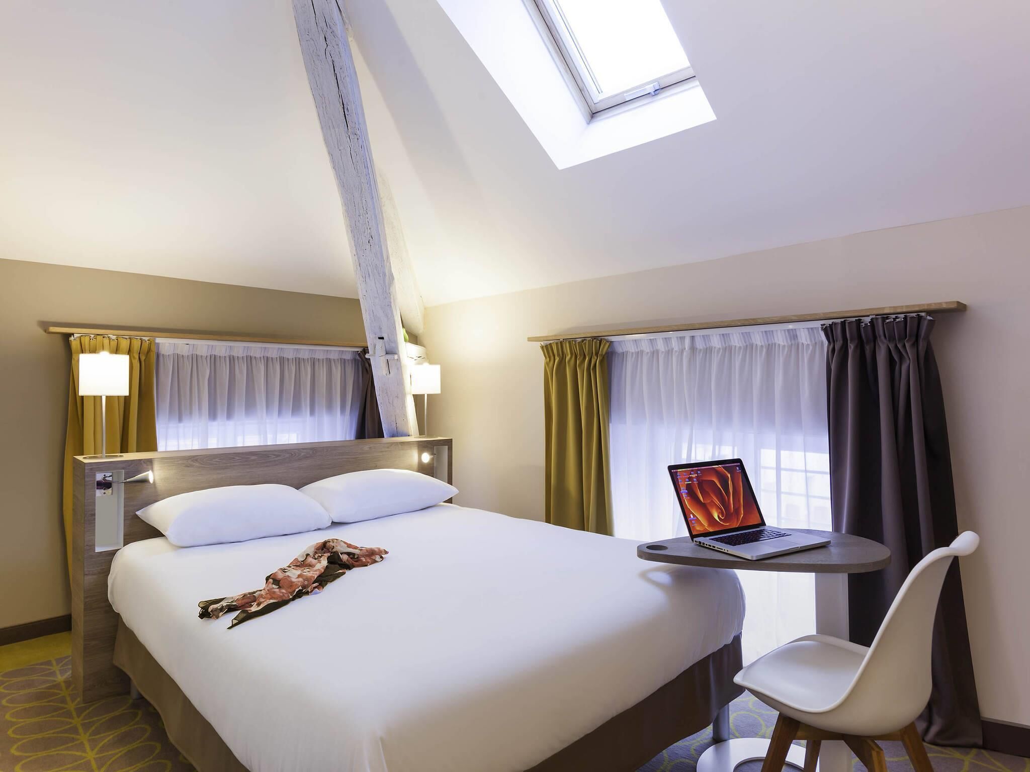 Standard Room, 1 Double Bed | Minibar, in-room safe, desk, soundproofing