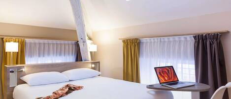 Standard Room, 1 Double Bed | Minibar, in-room safe, desk, soundproofing