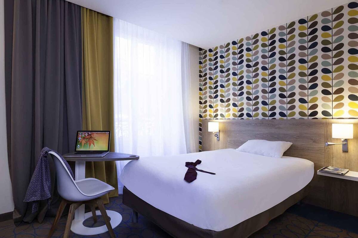 minibar, in-room safe, desk, soundproofing