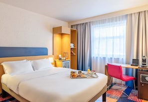 Double Room, Accessible, Non Smoking (Disability) | Premium bedding, memory foam beds, in-room safe, desk