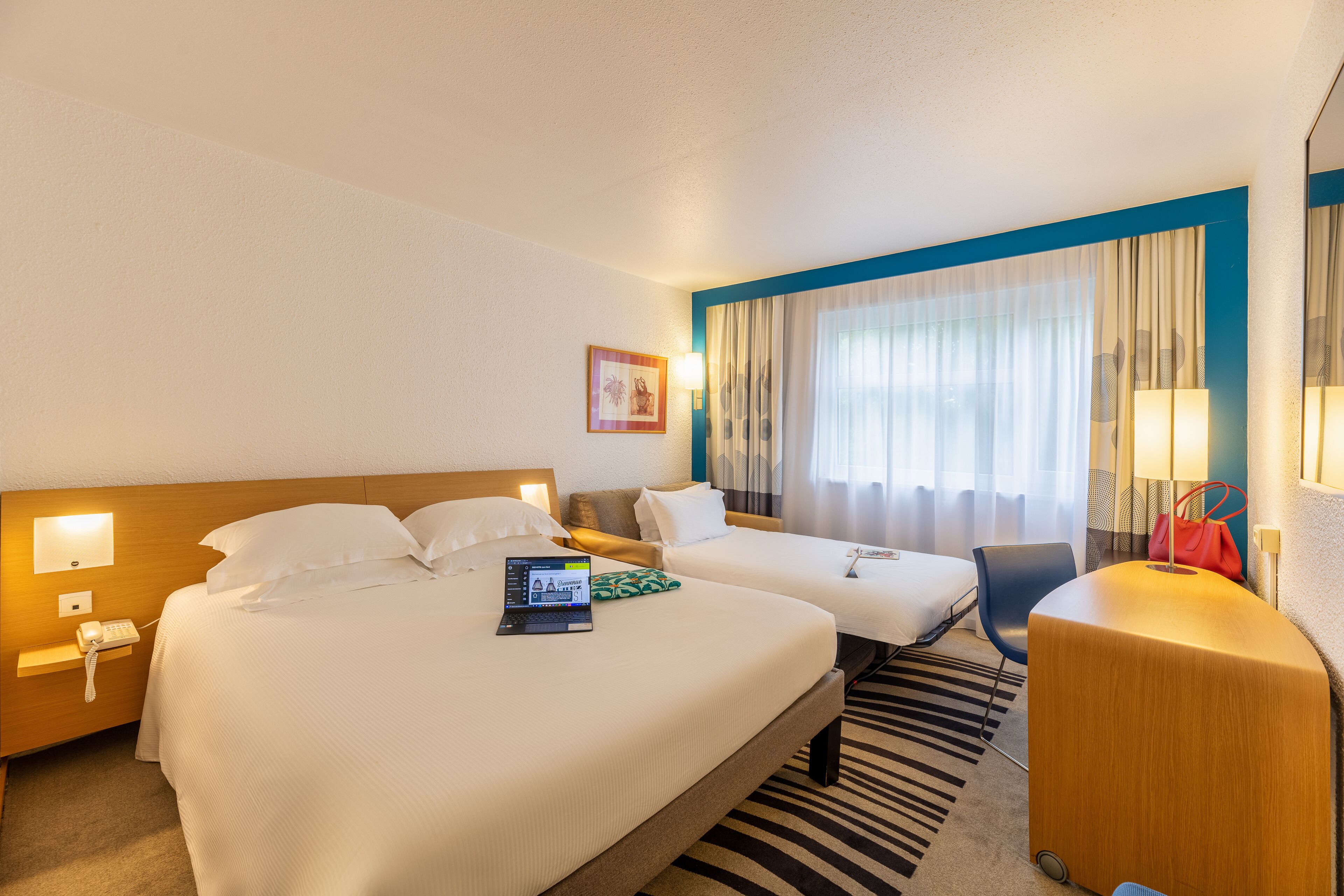 standard room, 1 queen bed with sofa bed, non smoking | 1 bedroom, premium bedding, memory-foam beds, in-room safe