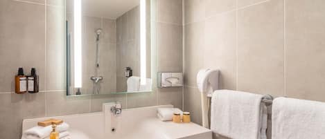 Standard Room, 1 Queen Bed with Sofa bed, Non Smoking | Bathroom | Shower, eco-friendly toiletries, hair dryer, towels
