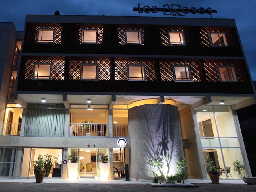 Fassade der Unterkunft – Abend/Nacht