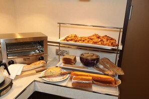 Daily buffet breakfast (EUR 17 per person)