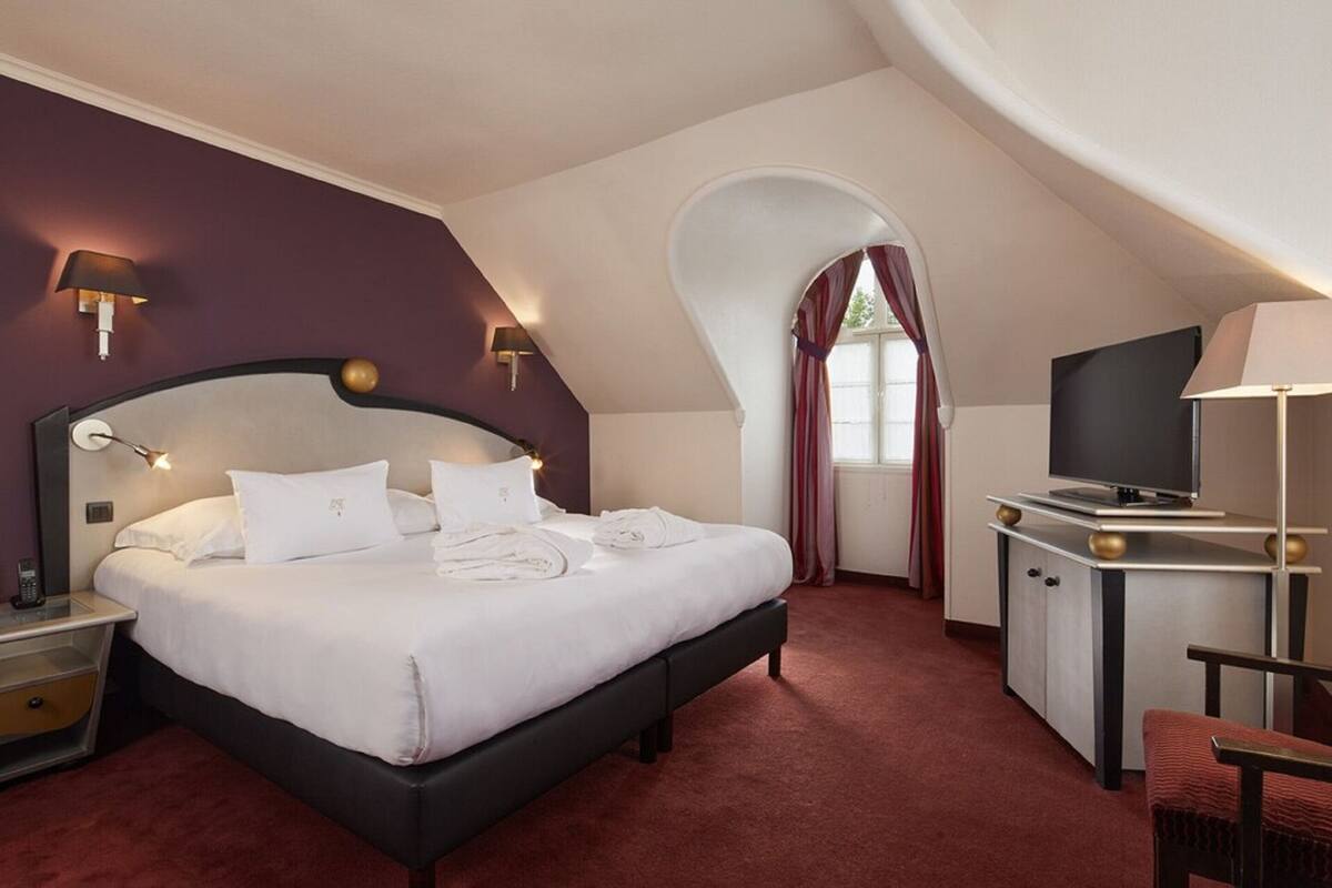 Double Room | Minibar, in-room safe, soundproofing, free WiFi