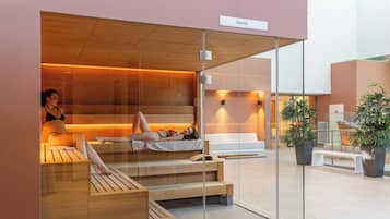 Sauna, tina de hidromasaje y baño de vapor