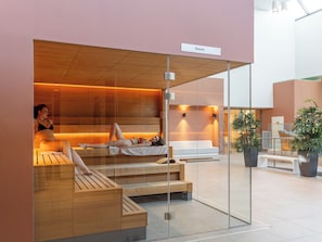 Sauna seca, banheira de hidromassagem, sauna a vapor