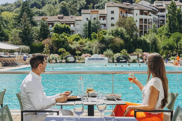 Lunch and dinner served