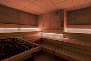 Sauna, hot tub, steam room, massage/treatment rooms, massages - Hôtel Lyon Métropole & Spa (Lyon)