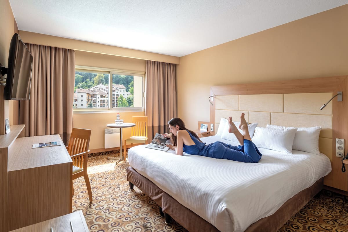 Habitación doble clásica | Caja de seguridad en la habitación, escritorio y insonorización