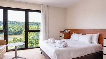 Grand Studio | In-room safe, desk, soundproofing, free WiFi