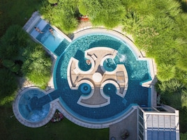 Sauna, hot tub, steam room, massage/treatment rooms, massages