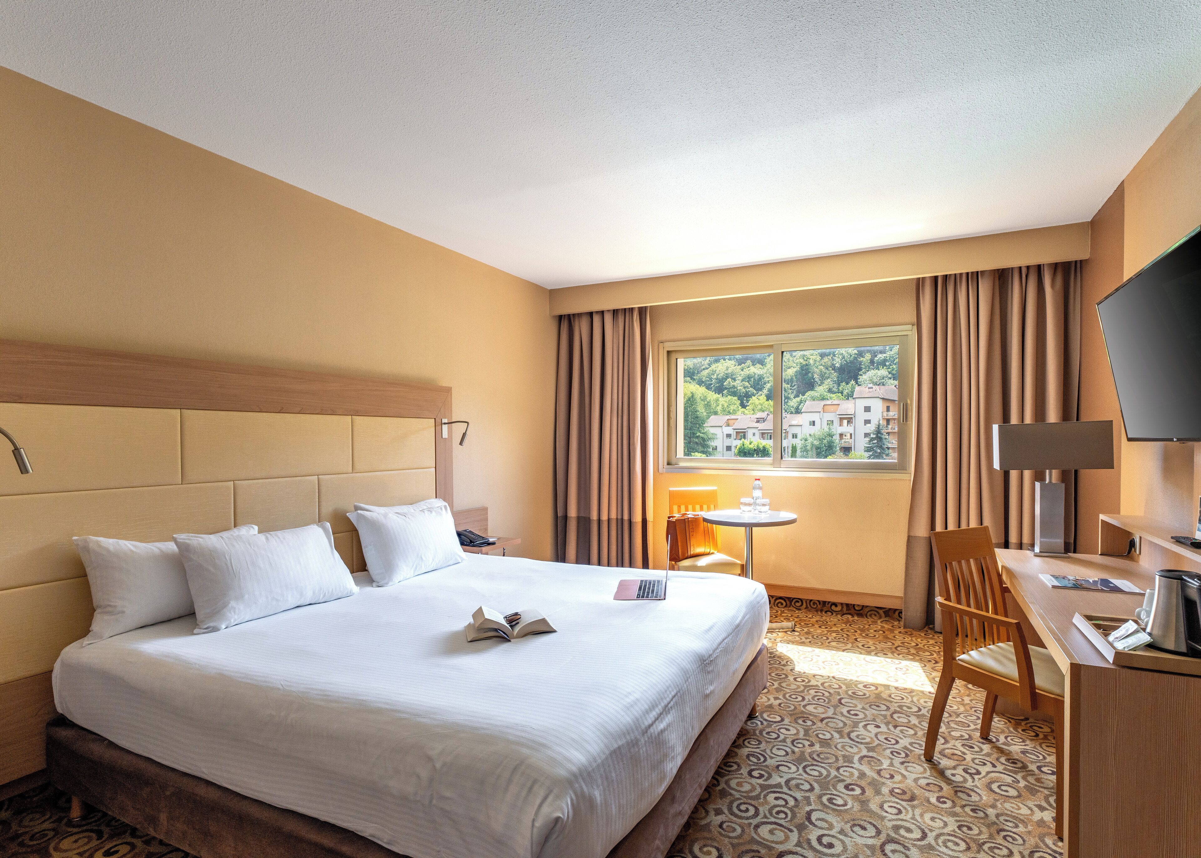 Coffres-forts dans les chambres, bureau, chambres insonorisées