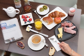 Daily buffet breakfast (EUR 22 per person)