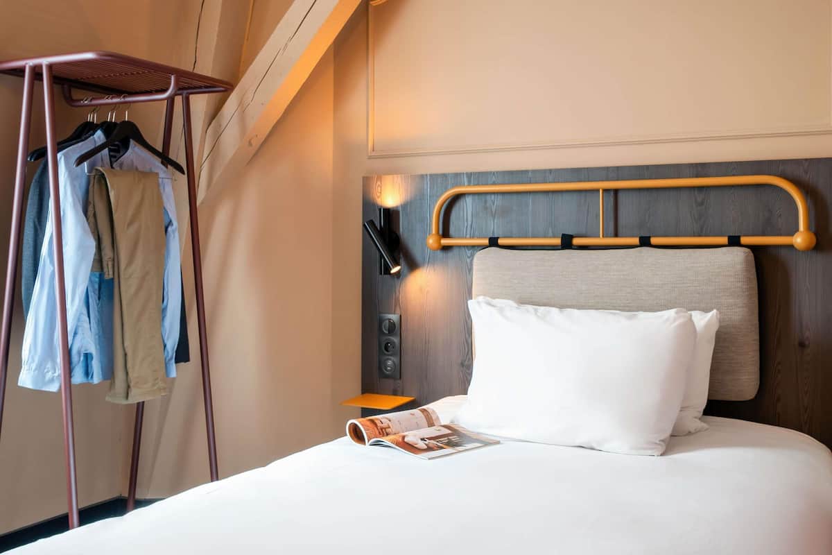 Minibar, in-room safe, desk, laptop workspace