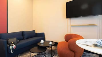 Minibar, in-room safe, desk, laptop workspace