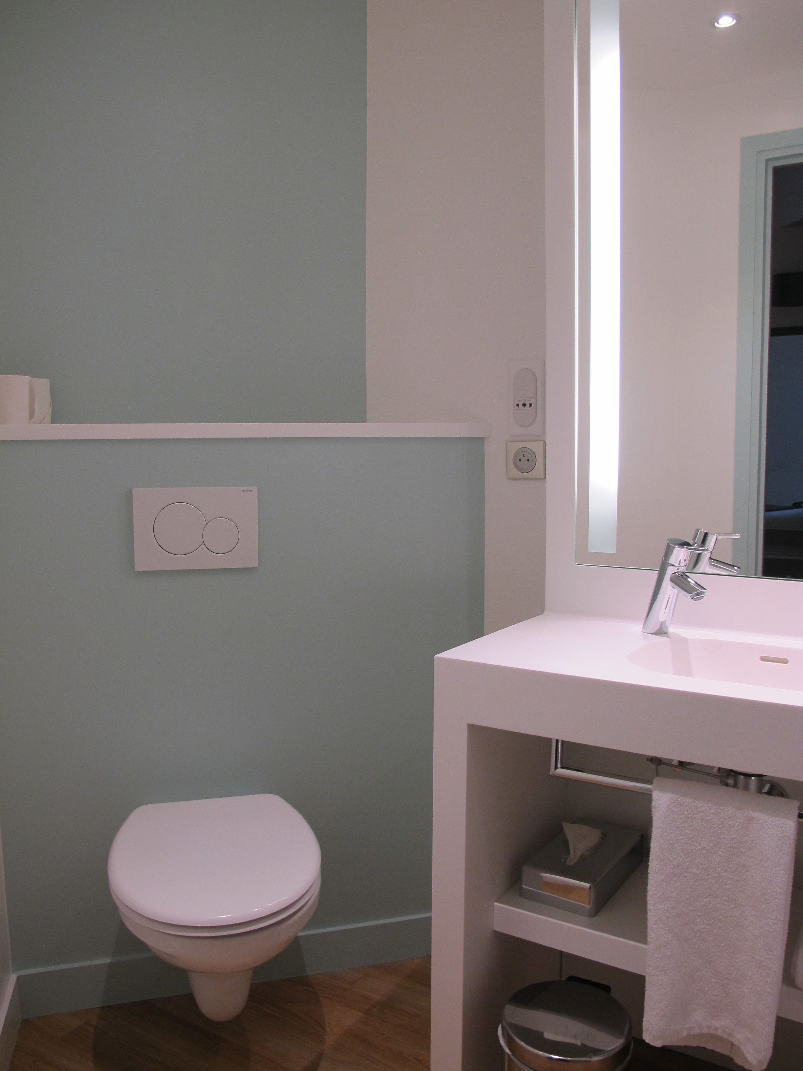 eco-friendly toiletries, hair dryer, towels