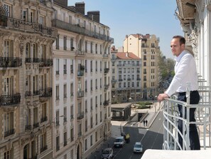 Superior Room, 1 Double Bed | Minibar, in-room safe, desk, laptop workspace