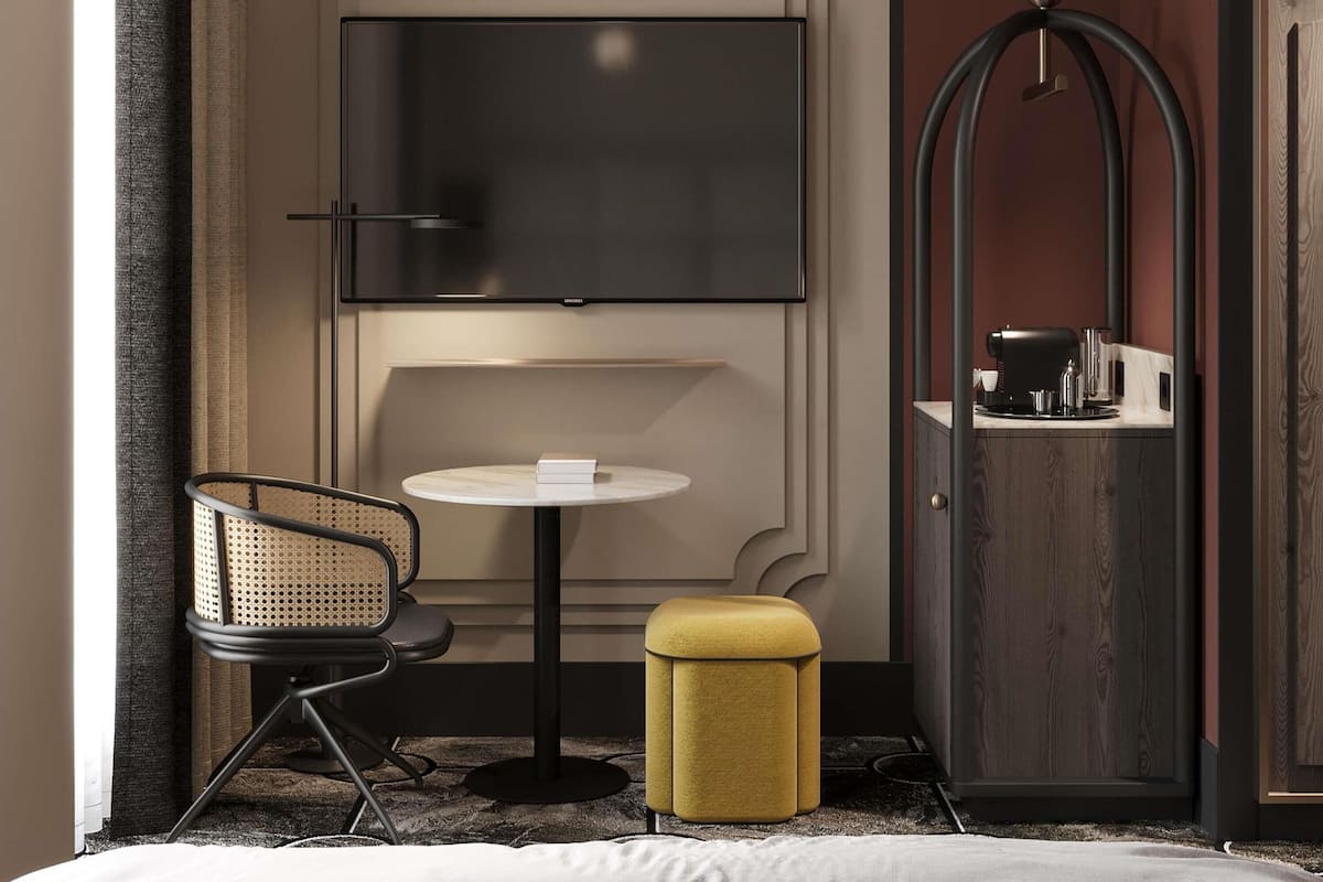 Minibar, in-room safe, desk, laptop workspace