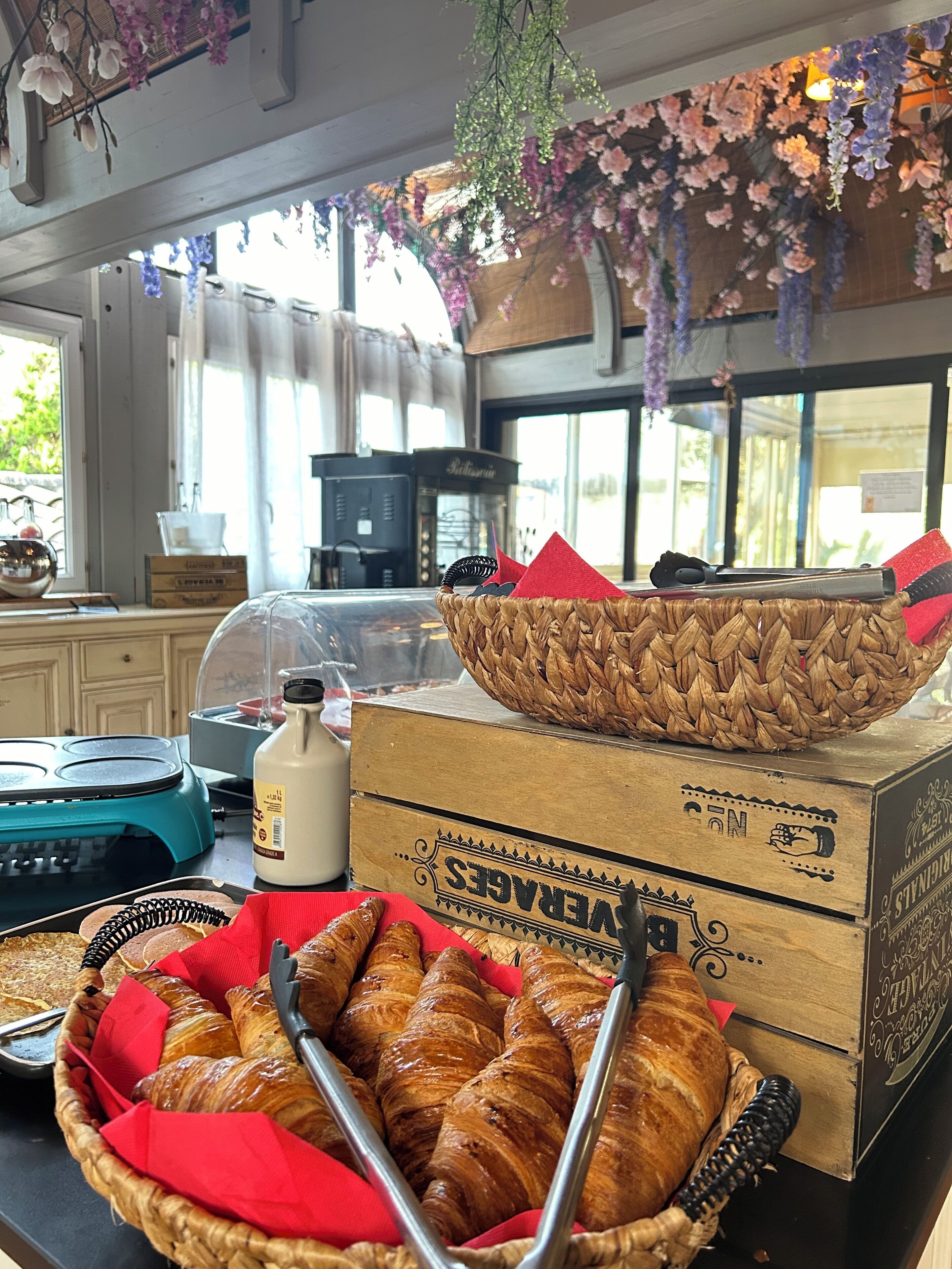 daily buffet breakfast (eur 20 per person)