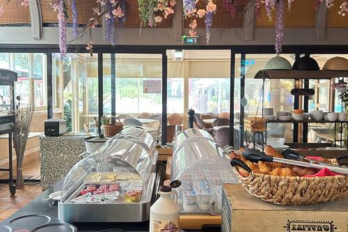 Daily buffet breakfast for a fee