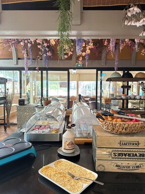 Daily buffet breakfast (EUR 20 per person)