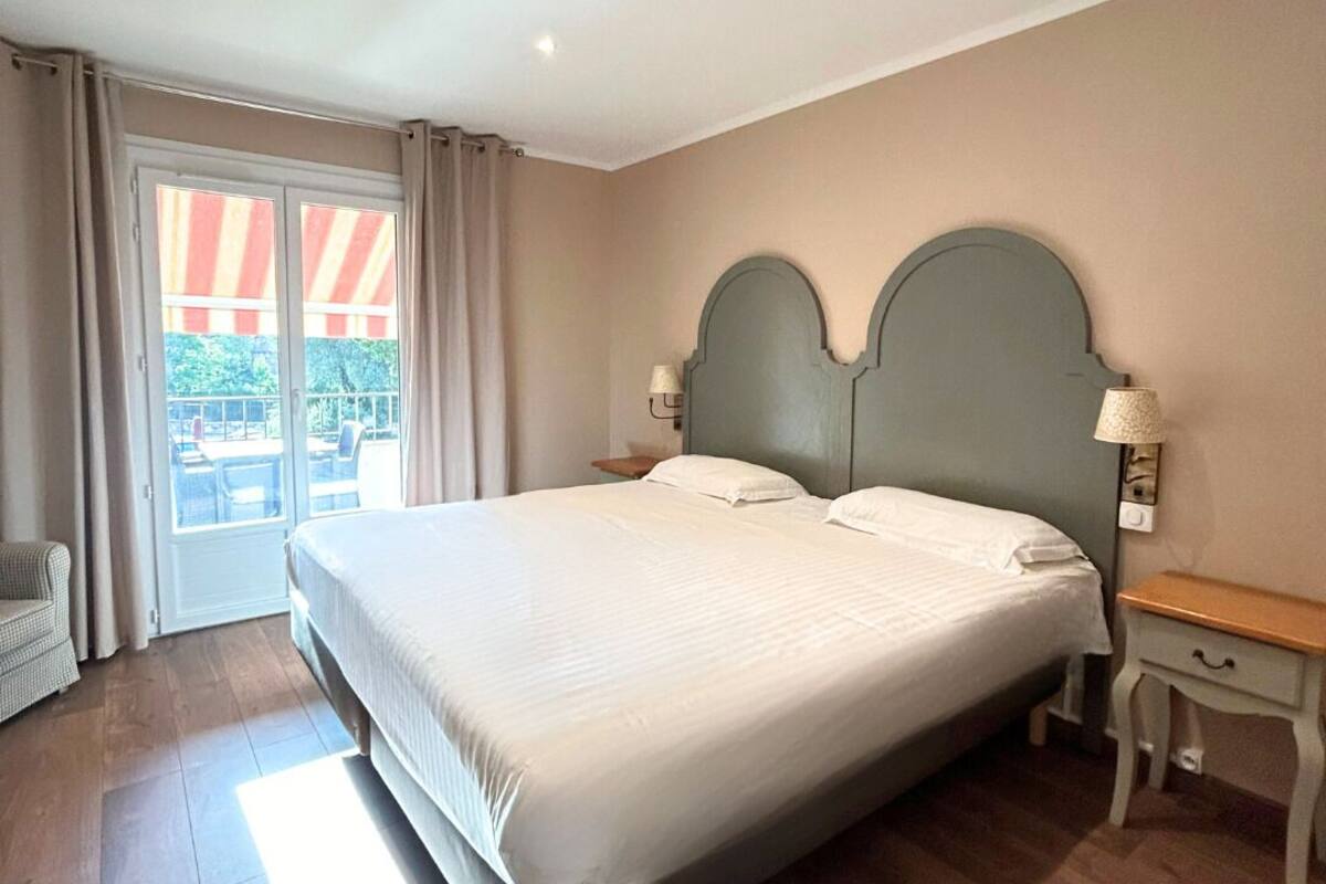 Double Room, Terrace | Premium bedding, Select Comfort beds, minibar, in-room safe