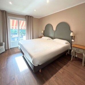 Double Room, Terrace | Premium bedding, Select Comfort beds, minibar, in-room safe - La Lune de Mougins (Mougins)