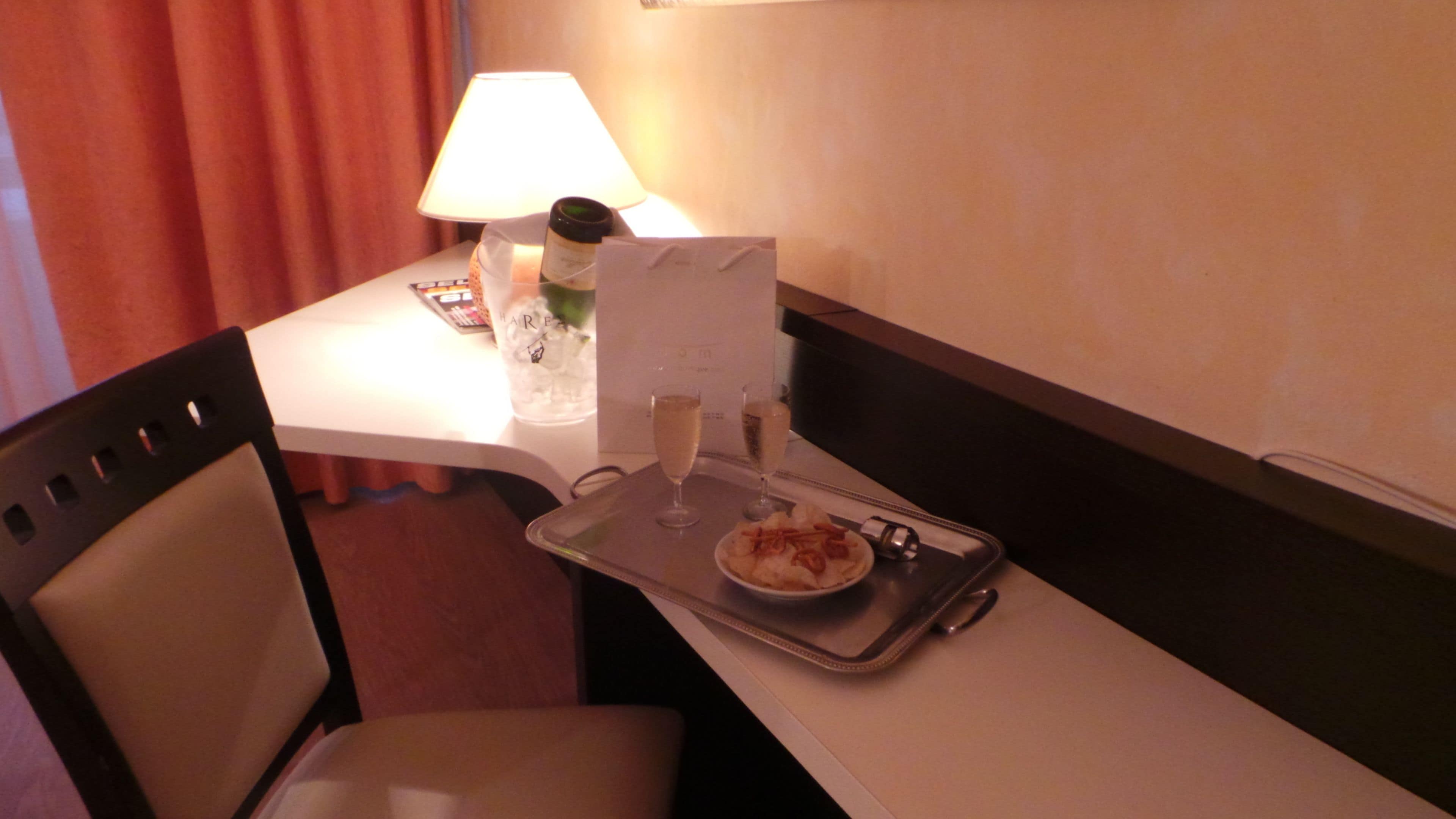 in-room dining