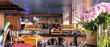 Breakfast, lunch, dinner served; French cuisine, al fresco dining