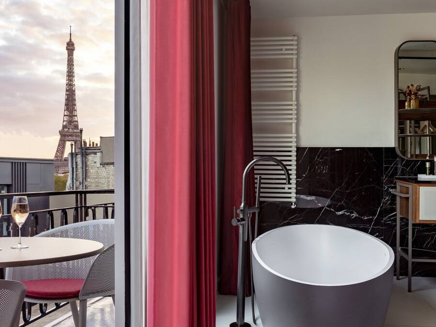 Suite Grand, balcón (Eiffel) | Ropa de cama de alta calidad, caja fuerte, mobiliario individual