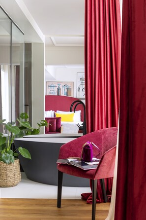 Umweltfreundliche Kosmetikartikel, Handtücher, Seife, Shampoo