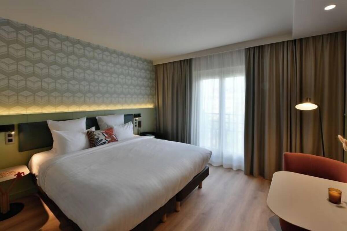 In-room safe, desk, blackout curtains, soundproofing