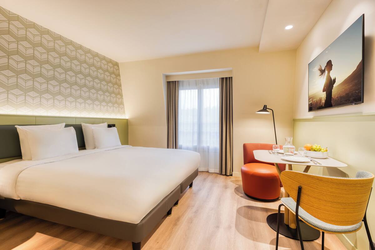 In-room safe, desk, blackout curtains, soundproofing