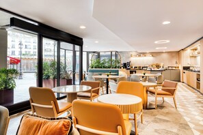 Daily to-go breakfast (EUR 19 per person) - Citadines Les Halles Paris (Paris)