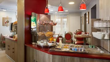 Daily buffet breakfast (EUR 13.50 per person)