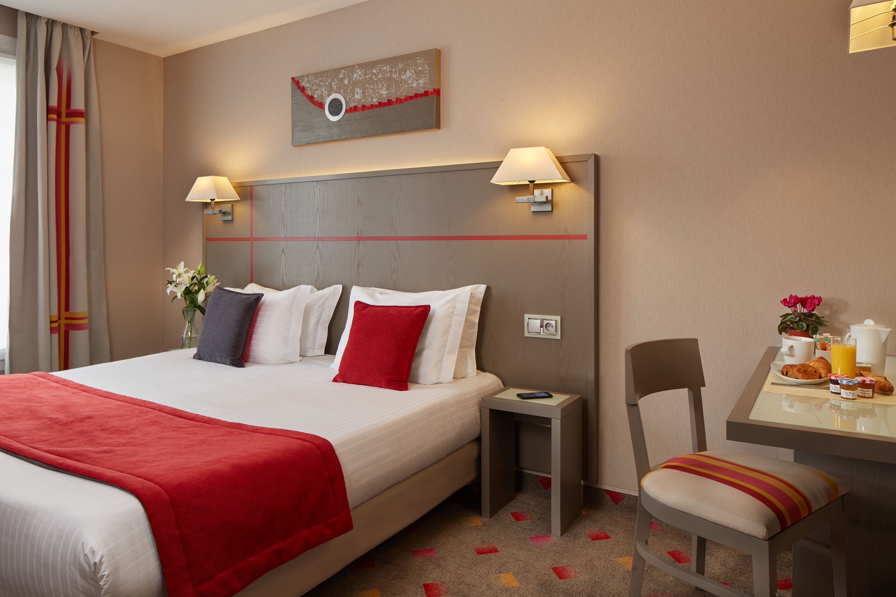 double room (king size bed) | 1 bedroom, in-room safe, desk, blackout curtains