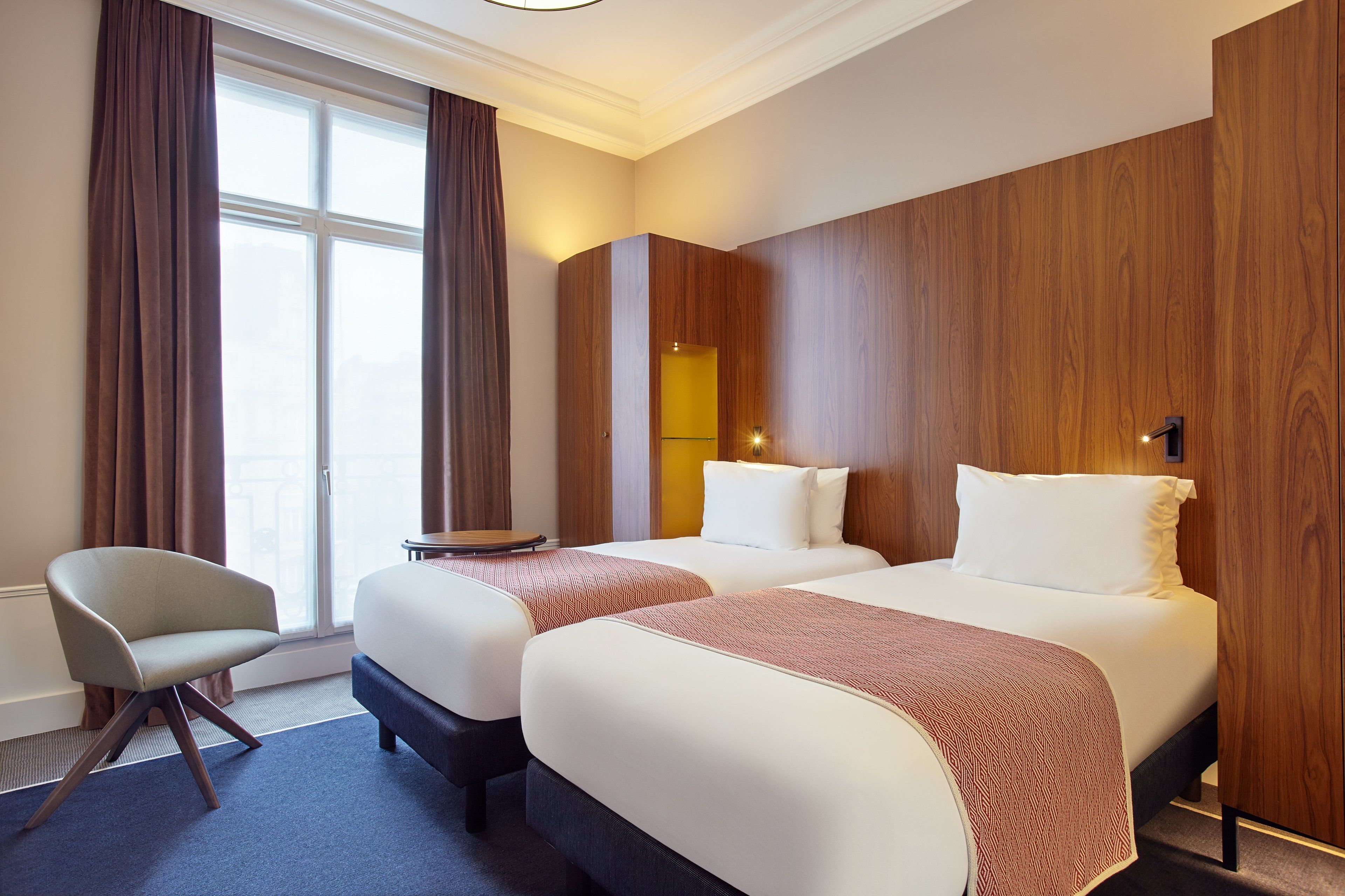 standard room, 2 single beds | hypo-allergenic bedding, free minibar, in-room safe, desk