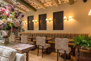 Café da manhã continental todos os dias (EUR 20 por pessoa)