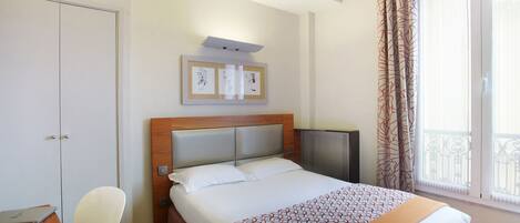 Minibar, in-room safe, desk, soundproofing